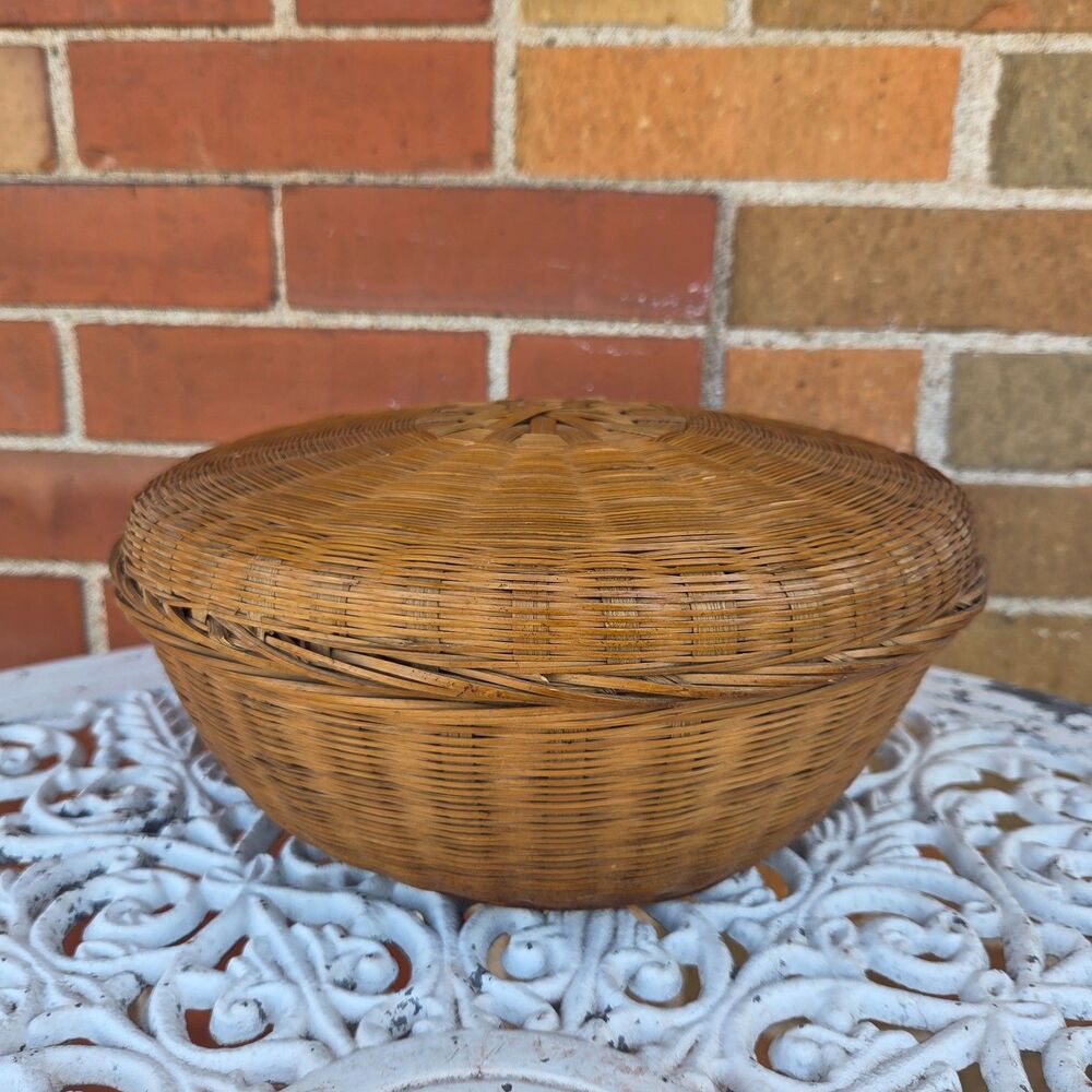 Vintage Chinese Style Sewing Basket Round Woven Wicker Rattan Lidded 10"